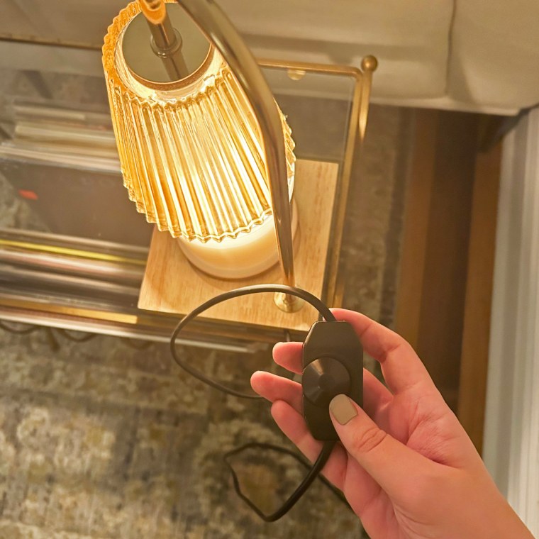 We Tried the Viral Candle Warmer Lamp—Here's Our Review