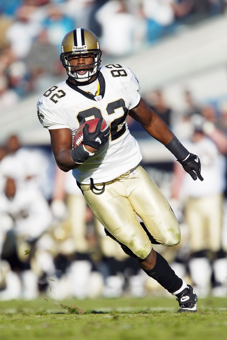  Tight end Boo Williams #82 of the New Orleans Saints runs with the ball during the game against the Jacksonville Jaguars on Dec. 21, 2003 at Alltel Stadium in Jacksonville, Fla.