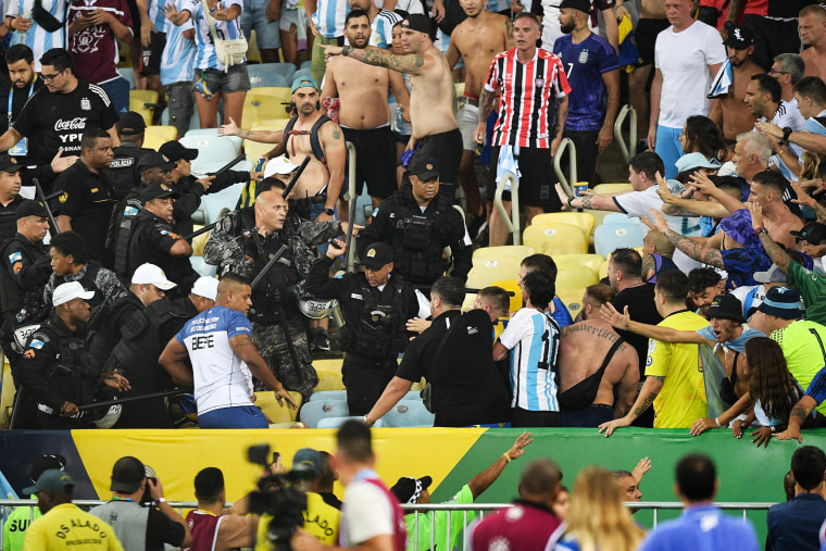 Reuters: Violent clashes mar Brazil v Argentina World Cup qualifier
