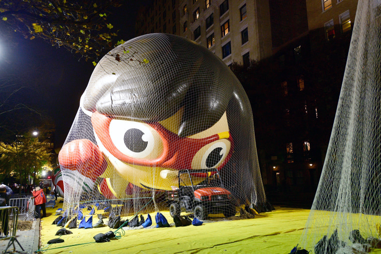 Image: Macy's Thanksgiving Day Parade: Balloon Inflation