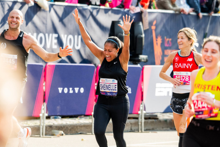 Sheinelle Jones runs NYC Marathon