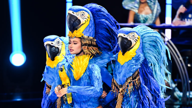 Miss Brasil en la competencia preliminar de traje típico en Miss Universo 72ª edición.