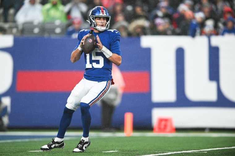 Tommy DeVito plays during the Giants' game against the Patriots.