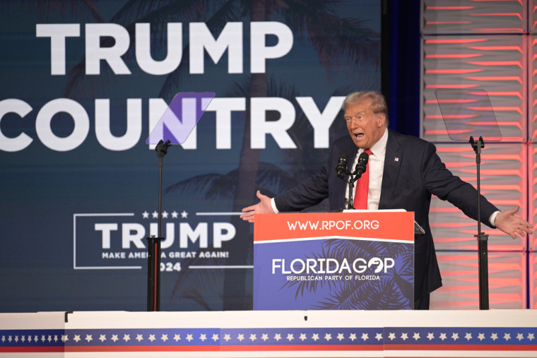 El expresidente Donald Trump durante su intervención en la Freedom Summit del Partido Republicano, el 4 de noviembre de 2023, en Kissimmee, Florida.