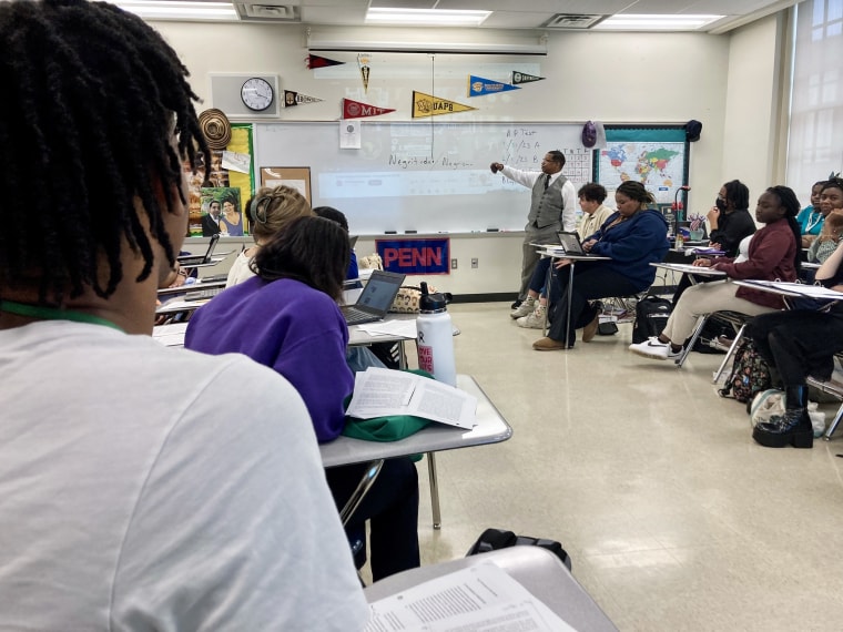 Emmitt Glynn teaches a group of students in Baton Rouge, La. on Jan. 30, 2023. 