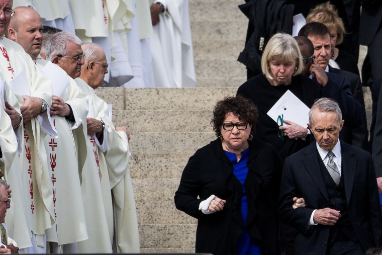 From left to right, the judge of the Supreme Court, Sonia Sotomayor, and former judge David Souter descended the marches of the National Sanctuary of the Immaculate Conception at the end of the funeral of the Supreme Court at the end of the Supreme Court Antonin Scalia in Washington, DC. February 20, 2016.