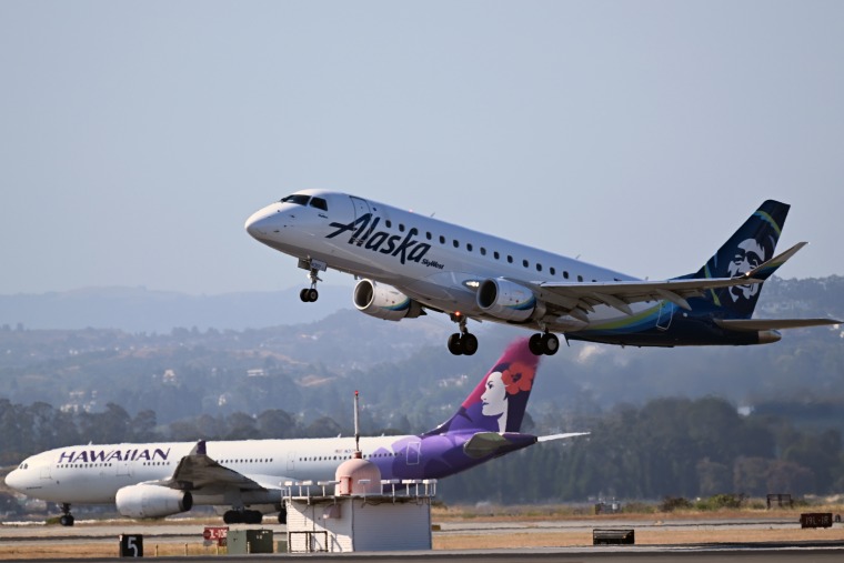 Alaska Airlines comprará a su rival Hawaiian Airlines por 1,900 millones