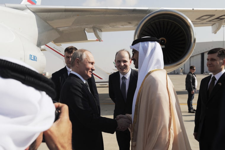 Putin lands in Abu Dhabi