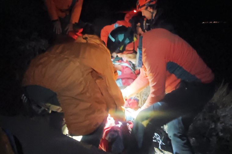 Hiker rescued after pinned under boulder for seven hours in Ca. mountains 