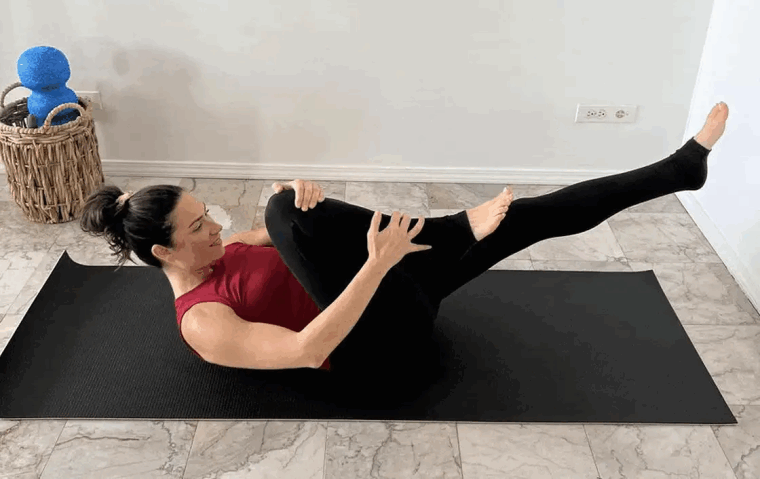 pilates exercises Single leg stretch