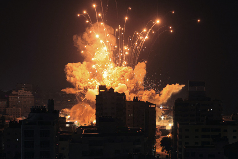 Un missile explose dans la ville de Gaza 