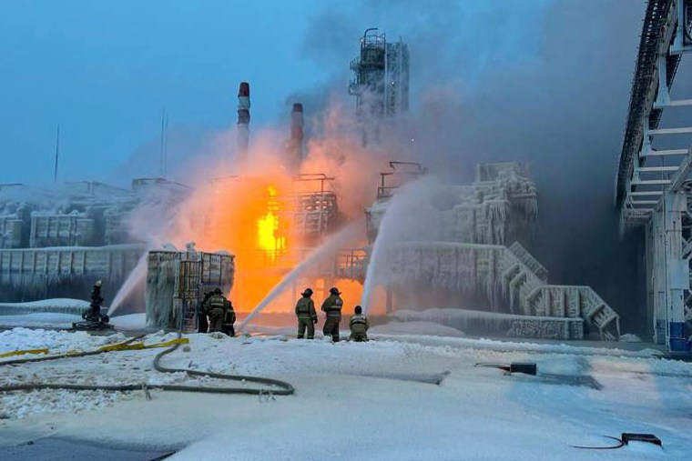 Russia gas terminal fire