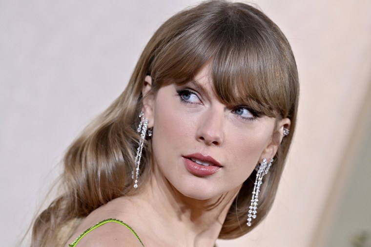 Taylor Swift at the Golden Globe Awards.