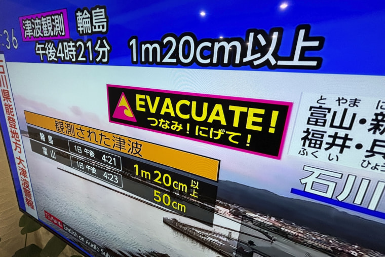 Fuertes terremotos sacuden Japón y activan la alerta de tsunami en varios países: "Cada minuto cuenta. Evacuen inmediatamente"