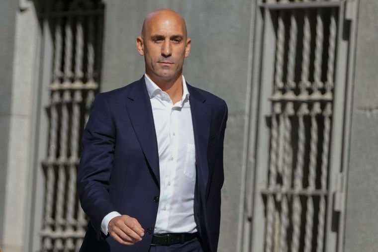 El Juez Propone Que Luis Rubiales Enfrente Un Juicio Por El Beso No