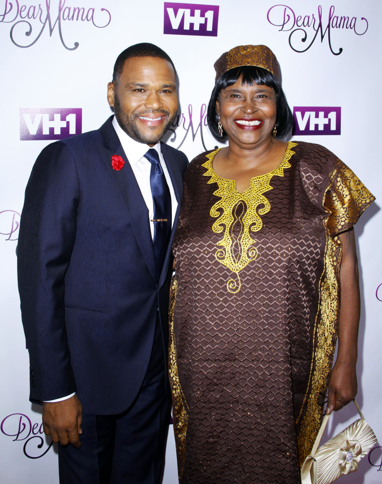 Anthony Anderson’s Mom, Doris Bowman, Keeps Emmy Speeches On Time