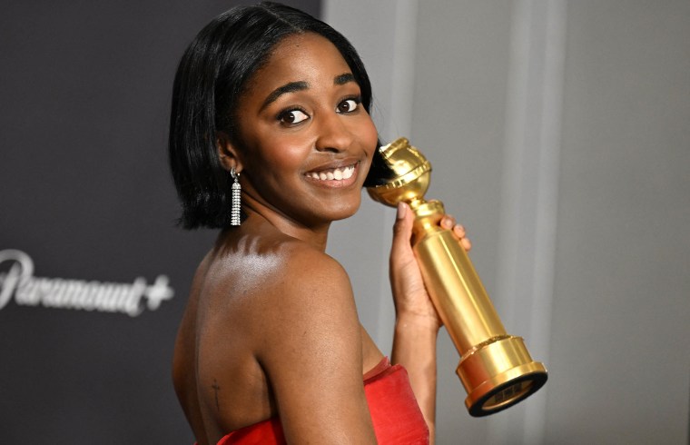 Fans Applaud Ayo Edebiri For Thanking Assistants In Golden Globes Speech