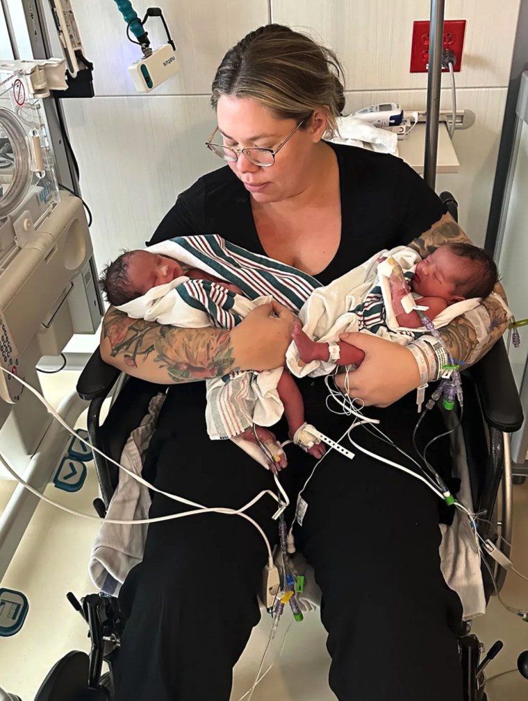 Kailyn Lowry shared a photo of her twins, a boy and a girl, on her Instagram while recounting their time in the NICU.