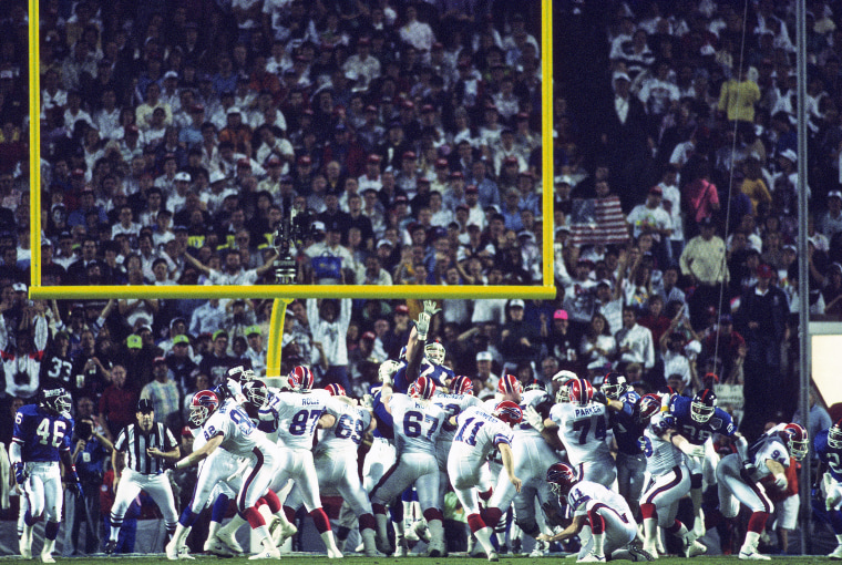 Scott Norwood #11 of the Buffalo Bills misses a field goal attempt in 1991.