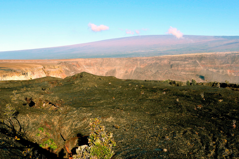 hawaii volcano landscape scenic