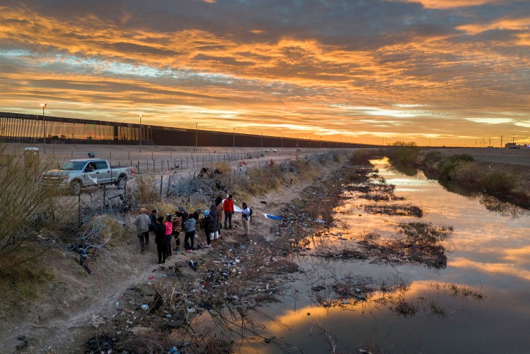 How rightwing immigration misinformation is reaching Spanishlanguage