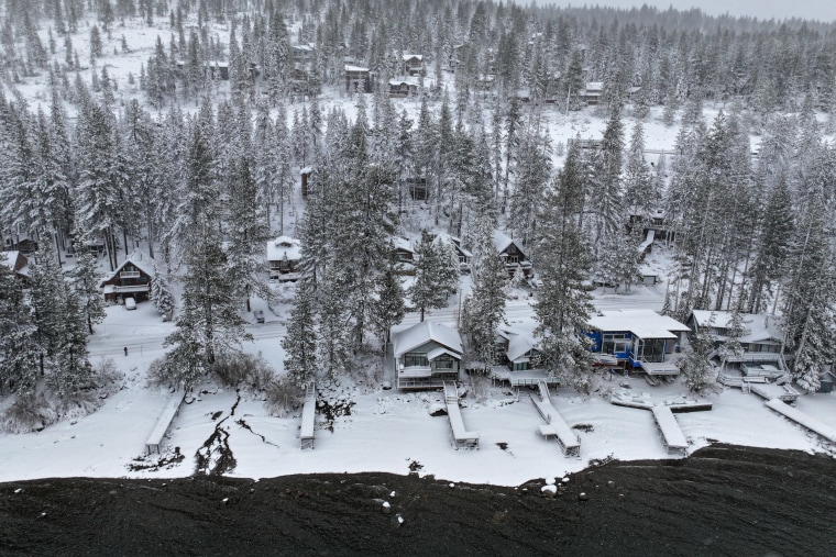 Snow blanketed houses along Donner Lake.