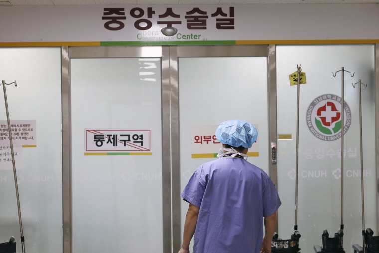 South Korea to suspend licenses of striking doctors as they refuse to end walkouts
