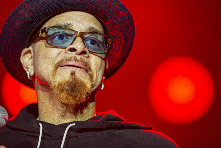 Sinbad thanks fans for support in new video 3 years after stroke ‘I feel those prayers’