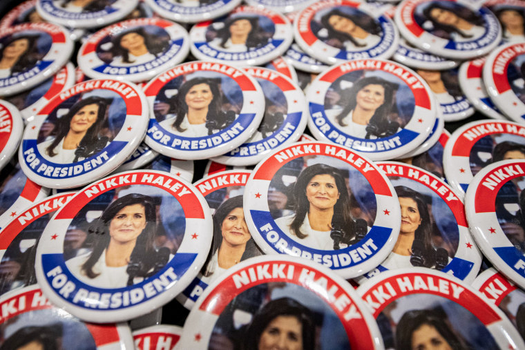Buttons supporting Nikki Haley