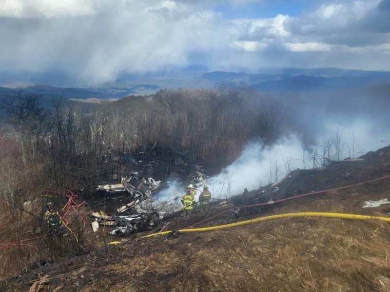 4 adults, 1 juvenile killed in Virginia plane crash