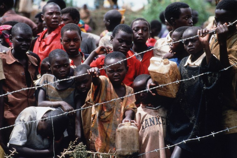Hutu Refugees Flee Tribal Violence