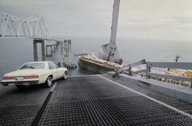Derrumbe del puente Sunshine Skyway en Tampa Bay el 9 de mayo de 1980. 