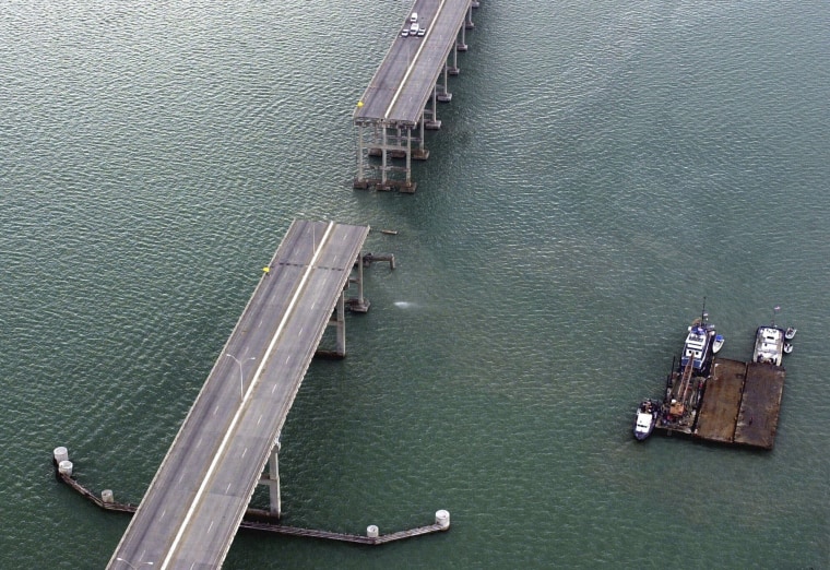 El puente Queen Isabella en Port Isabella, Texas, el 15 de septiembre de 2001.