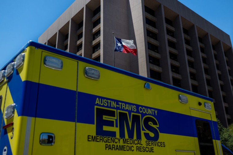El Departamento de Servicios Médicos de Emergencia del Condado de Austin-Travis  informó que cuatro de los heridos fueron trasladados a hospitales en helicóptero, y otros tres fueron llevados aparentemente a centros médicos en ambulancias.