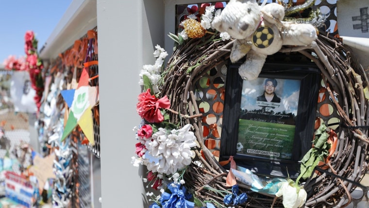 Homenaje a Javier Amir Rodríguez, quien tenía 15 años cuando fue asesinado por un hombre que abrió fuego contra un Wal-Mart en El Paso, Texas, en 2019. El hombre detenido por el caso había escrito un manifiesto en el que decía que quería atacar a personas latinas