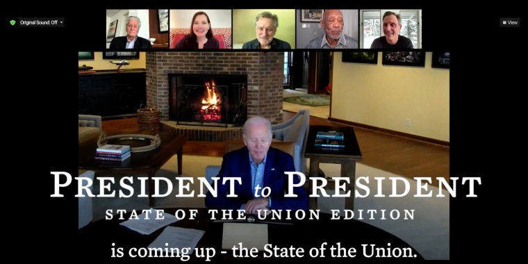 Captura de pantalla de un video de la conversación del presidente, Joe Biden, con varios actores que han representado a mandatarios estadounidenses.