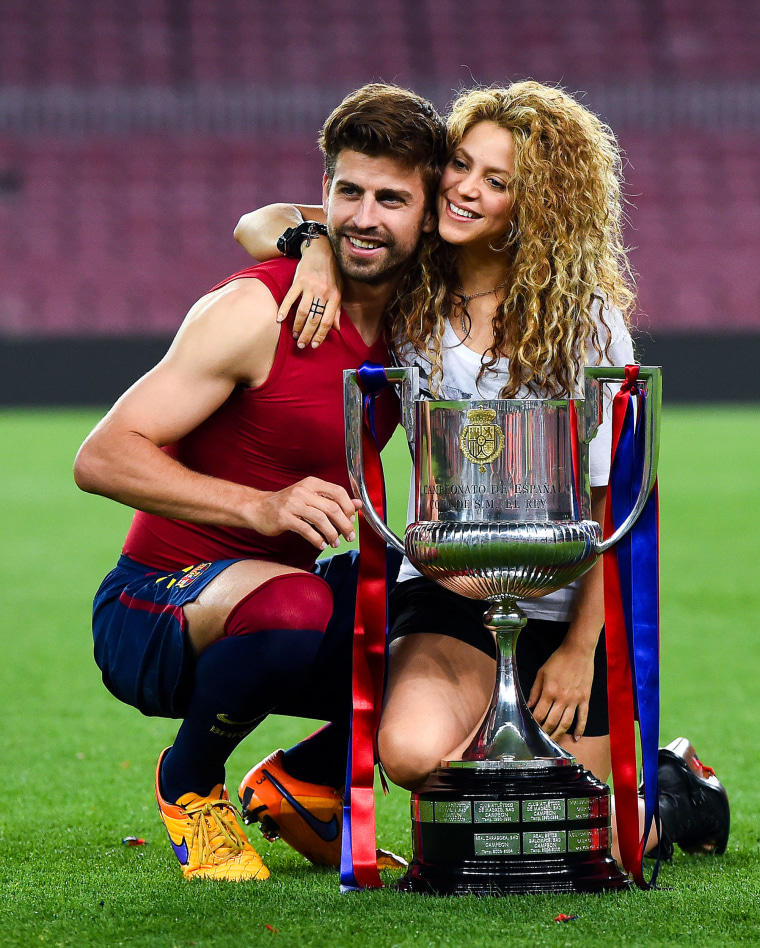 Gerard Pique of FC Barcelona and Shakira pose with the trophy after FC Barcelona won the Copa del Rey Final match against Athletic Club at Camp Nou on May 30, 2015 in Barcelona, Spain.