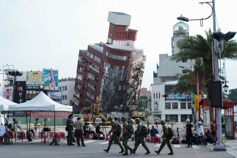 earthquake aftermath building lean