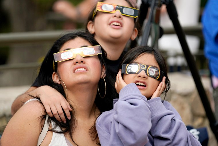 solar eclipse family special glasses