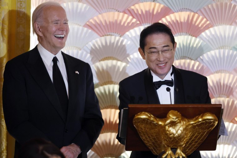 Joe Biden and Fumio Kishida during a state dinner at the White House