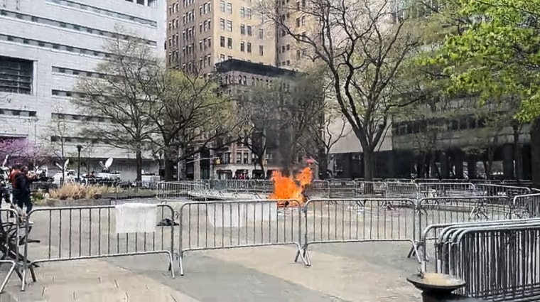 A person lit themselves on fire near Manhattan Criminal Court on April 19, 2024 in New York.