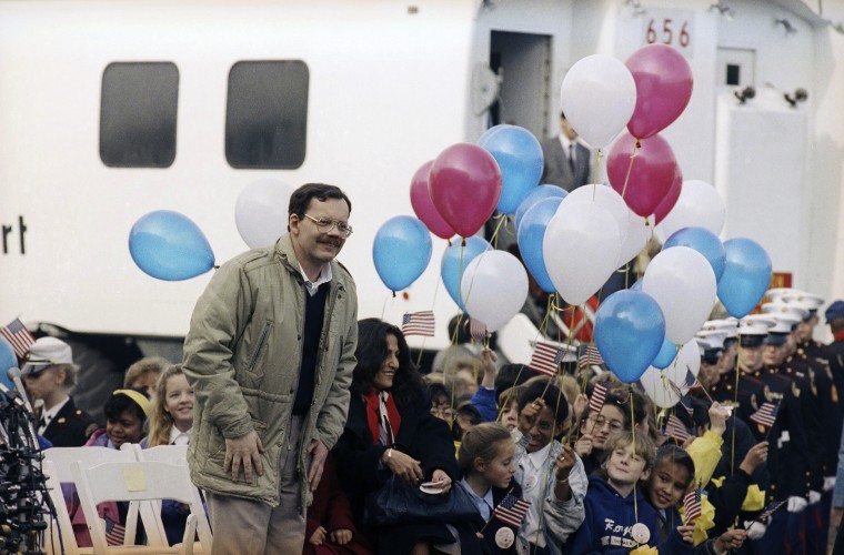 Terry Anderson arrives to a festive welcome at Dulles International Airport in Chantilly, Va., on Dec. 12, 1991.