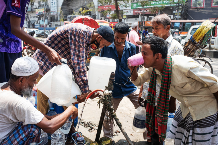 The Bangladesh Meteorological Department (BMD) has issued a warning that the ongoing heatwave is likely to continue for 72 hours starting Thursday morning.