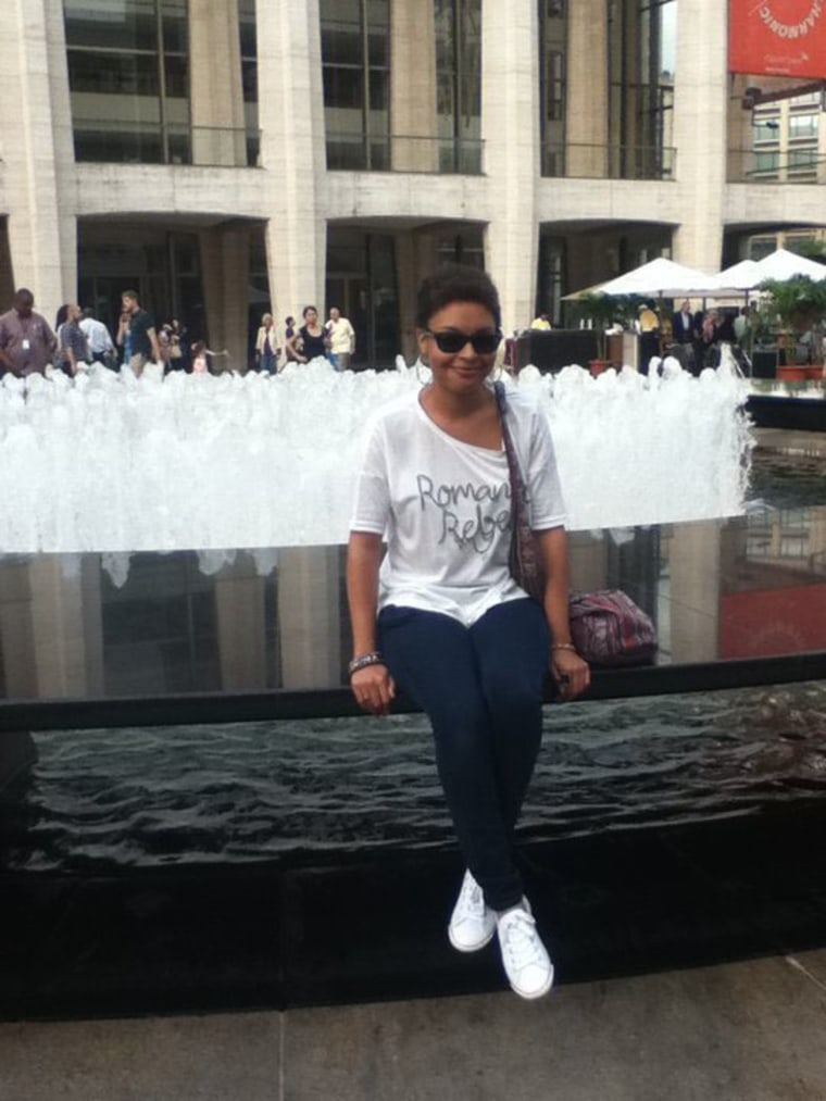 Bianca Clendenin in front of fountain.