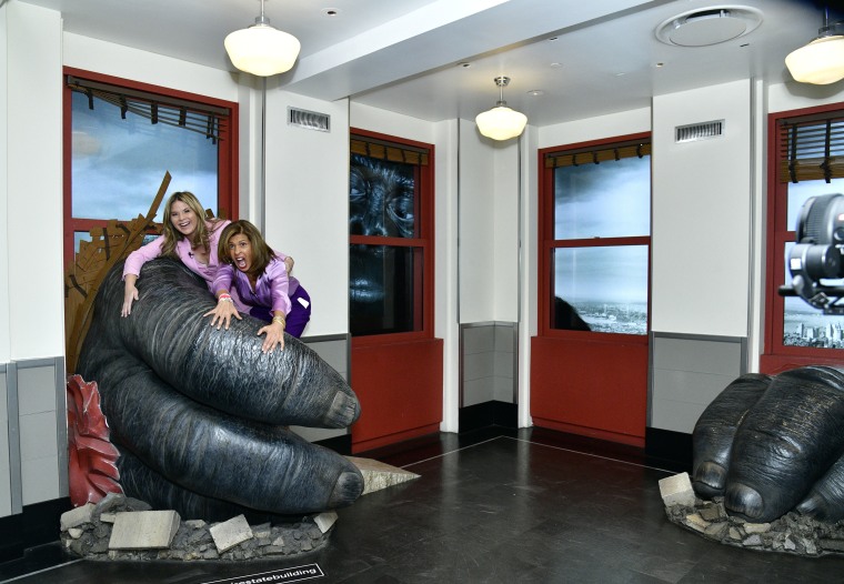 Hoda Kotb And Jenna Bush Hager Light The Empire State Building To Celebrate 5 Years Of The Today Show