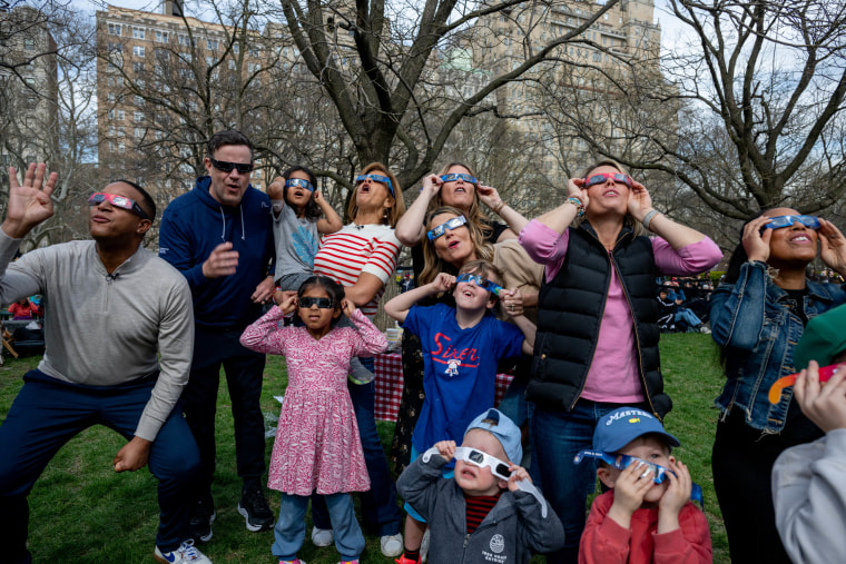 See The TODAY Anchors Watch The Eclipse Together With Their Kids