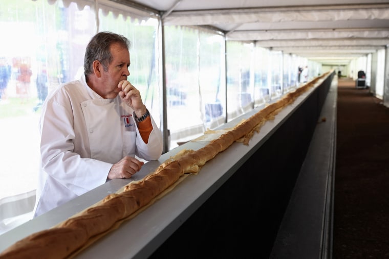 French bakers in record attempt for longest baguette