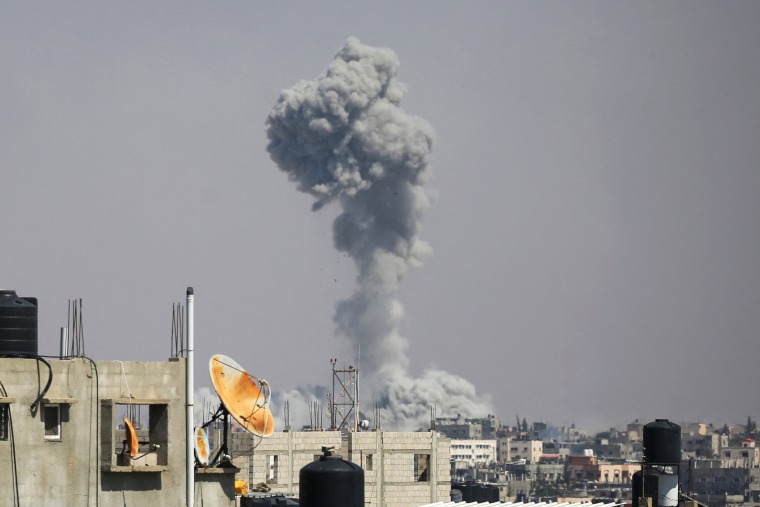 Smoke billows from Israeli strikes in Rafah