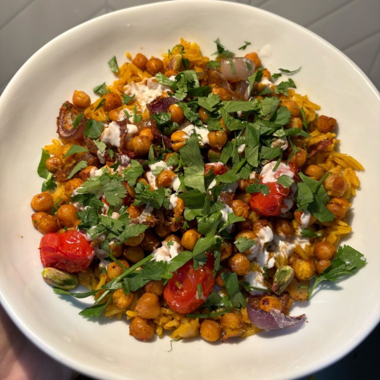 Cooked chickpea meal in a ceramic bowl
