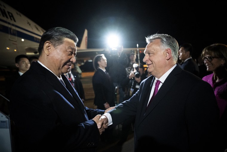 The Chinese President pays a three day official visit to Budapest from the evening of May 8, 2024. 